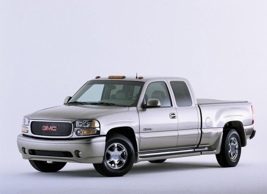  GMC Sierra Denali 2002 года  (фото 14 из 23)